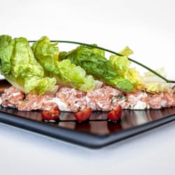 Le 111 - Tartare de saumon