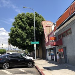 Mickey's Liquor - Old school liquor store