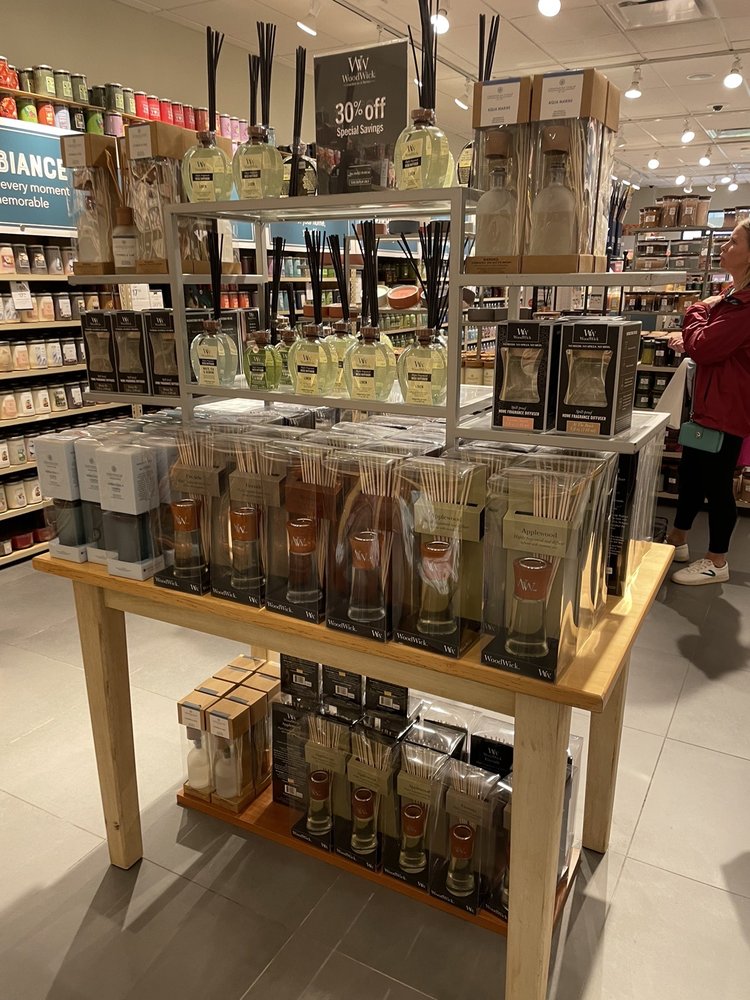 YANKEE CANDLE Updated June 2024 20 Killingworth Tpke, Clinton