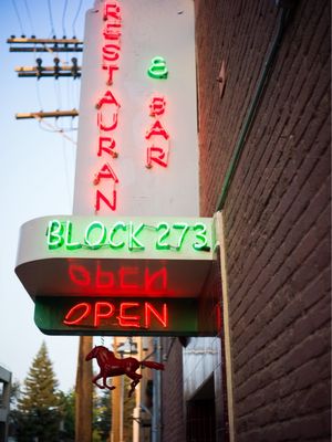 Horse in the Alley by null