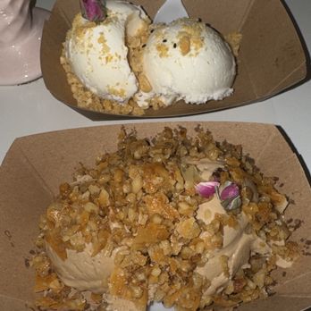 Kinrose Creamery - We got walnut baklava and honey comb - Ice Cream & Frozen Yogurt Near Me - Pasadena, California Kinrose Creamery - We got walnut baklava and honey comb - Ice Cream & Frozen Yogurt Near Me - Pasadena, California