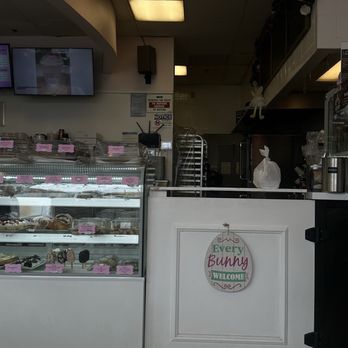 Vere’s Cakery - Desserts Near Me - South Gate, California