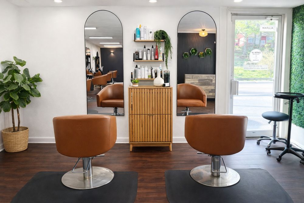 Cuttin’ Up Hair Salon  Logo