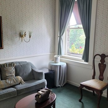 Hotel La Rose - Room #34 - Hotels Near Me - Santa Rosa, California Hotel La Rose - Room #34 - Hotels Near Me - Santa Rosa, California