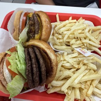 In-N-Out Burger - Fast Food Near Me - Foothill Ranch, California In-N-Out Burger - Fast Food Near Me - Foothill Ranch, California