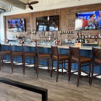 Oceanside Fish Shop - Bar - Seafood Near Me - Oceanside, California