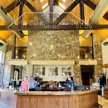 Niner Wine Estates - Tasting room - Wine Tasting Room Near Me - Paso Robles, California