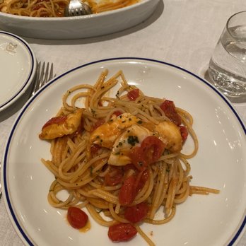 Cipriani - Spaghetti with fish and cherry tomatoes - Italian Near Me - Ciudad de México, DIF Cipriani - Spaghetti with fish and cherry tomatoes - Italian Near Me - Ciudad de México, DIF