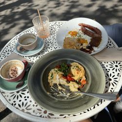 13 au Jardin - Eggs Benedict & American breakfast