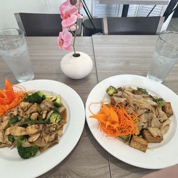 Thai On Demand - Pad See Ew - Thai Near Me - Scottsdale, Arizona Thai On Demand - Pad See Ew - Thai Near Me - Scottsdale, Arizona
