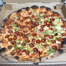 Boca Lupo 18" pepperoni & green peppers Boca Lupo 18" pepperoni & green peppers