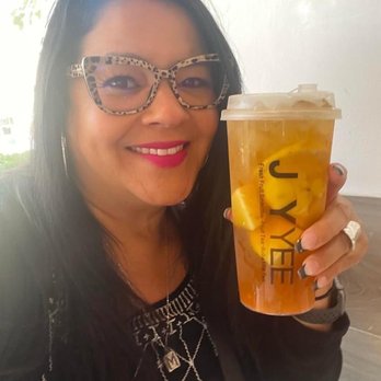 Joy Yee - Evanston - Mango tea - Noodles Near Me - Evanston, Illinois