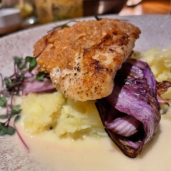 Manta - Mac-Mac Nut Encrusted MahiMahi - Hawaiian Near Me - Kamuela, Hawaii Manta - Mac-Mac Nut Encrusted MahiMahi - Hawaiian Near Me - Kamuela, Hawaii