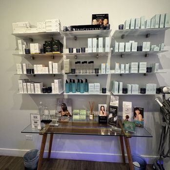 Honolulu Spa & Wellness - A full bar of products that they back to try! - Skin Care Near Me - Honolulu, Hawaii Honolulu Spa & Wellness - A full bar of products that they back to try! - Skin Care Near Me - Honolulu, Hawaii