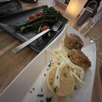 Drift On Lake Wylie - Lump Crab Cakes - Bars Near Me - Belmont, North Carolina Drift On Lake Wylie - Lump Crab Cakes - Bars Near Me - Belmont, North Carolina