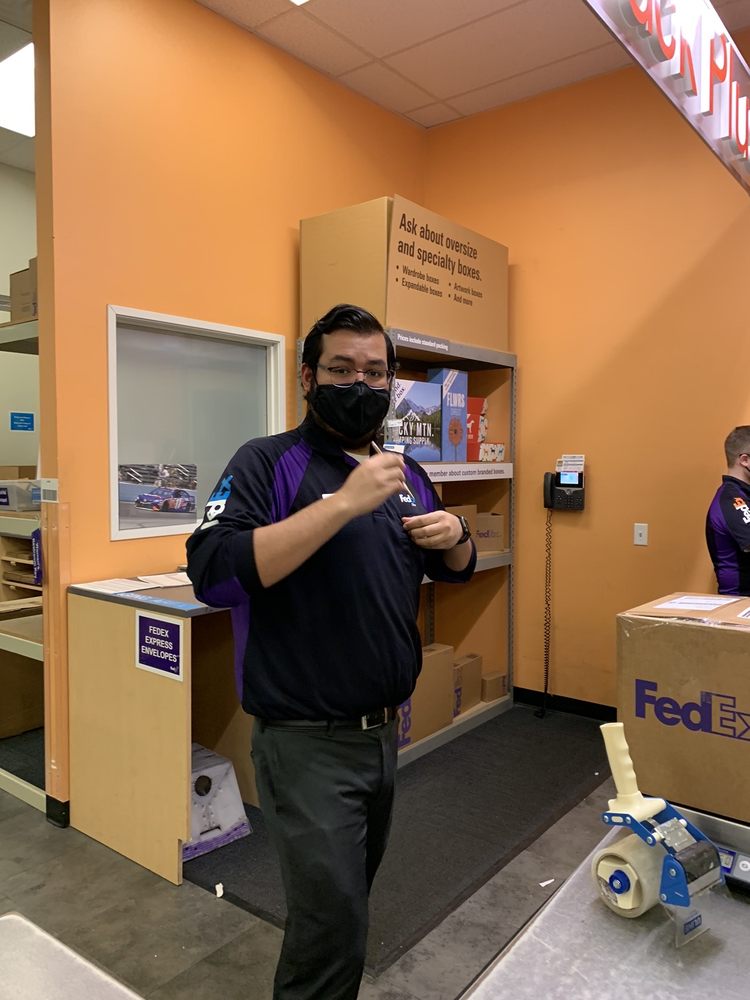 FEDEX OFFICE PRINT & SHIP CENTER Updated October 2024 26 Photos