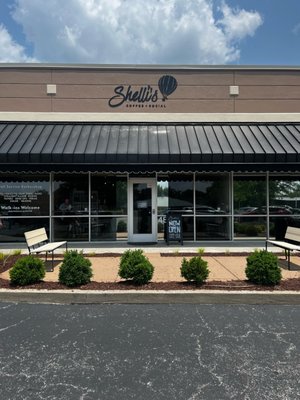Shelli's Coffee + Social by null