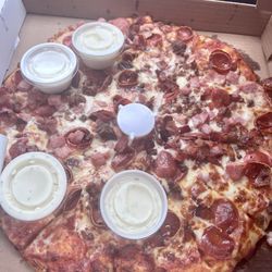 Bear's Den Pizzeria - Grizzly Pizza with ranch on the side!