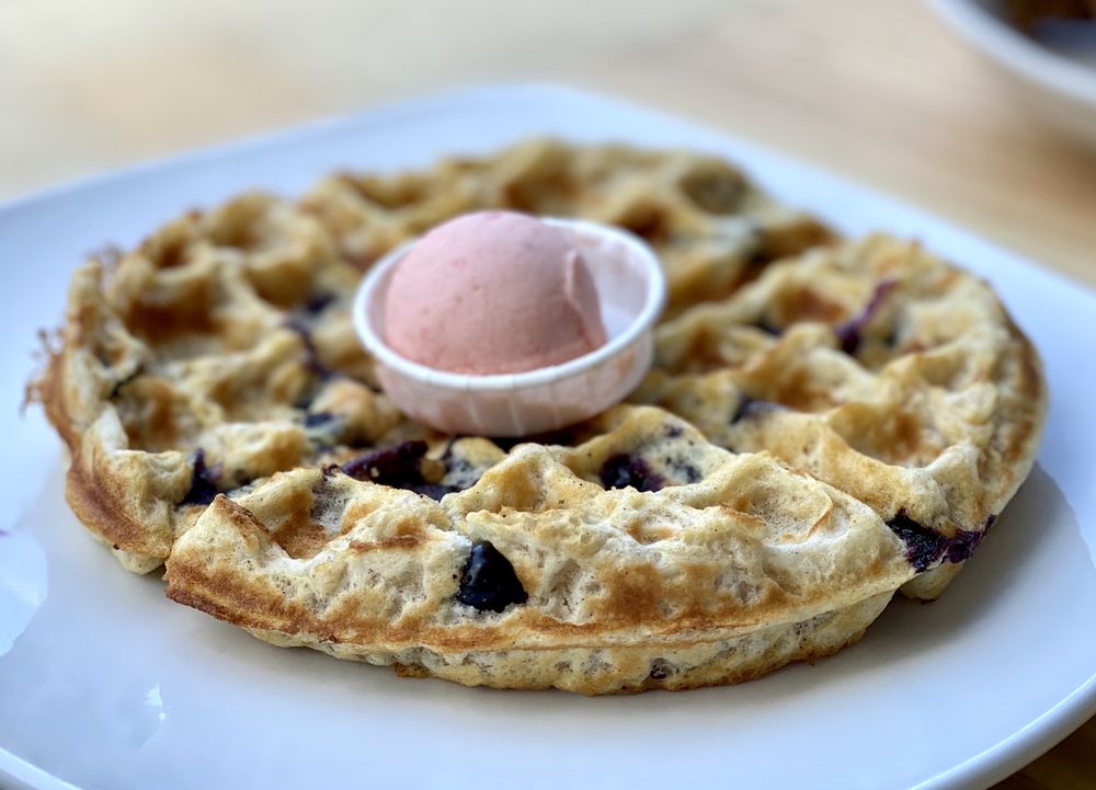 DAME’S CHICKEN & WAFFLES 722 Photos & 800 Reviews Soul Food 301