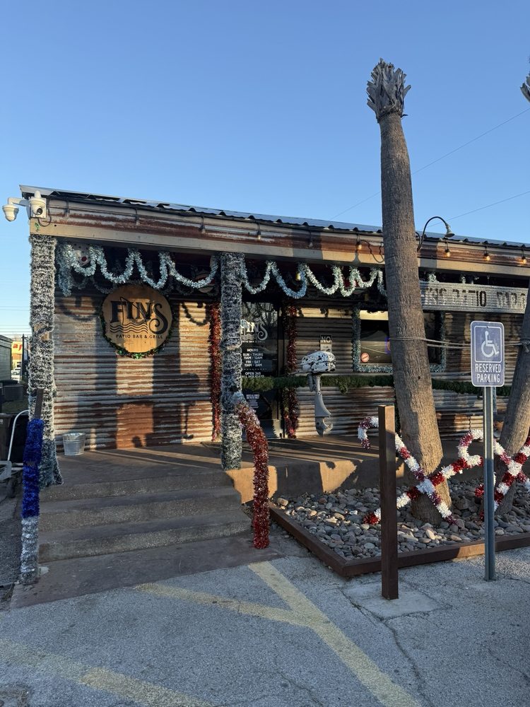 Fins Patio Bar & Grill