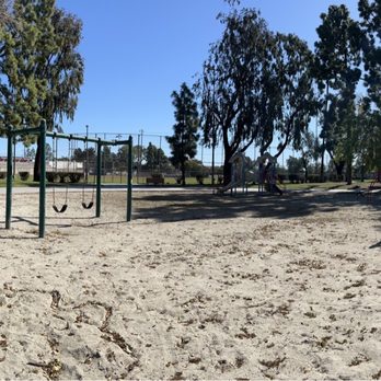 Greer Park - Panoramic view of older kids jungle gym. - Parks Near Me - Huntington Beach, California Greer Park - Panoramic view of older kids jungle gym. - Parks Near Me - Huntington Beach, California