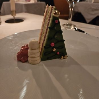 Restaurant August - Christmas tree layer cake - New American Near Me - New Orleans, Louisiana Restaurant August - Christmas tree layer cake - New American Near Me - New Orleans, Louisiana