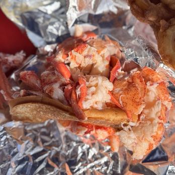 Red's Eats - So much lobster - Seafood Near Me - Wiscasset, Maine