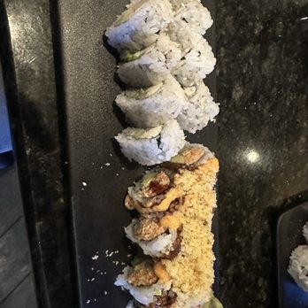 Ichi Umi Sushi - Spicy Crunch Roll & Cali Phily Roll - Sushi Bars Near Me - Austin, Texas Ichi Umi Sushi - Spicy Crunch Roll & Cali Phily Roll - Sushi Bars Near Me - Austin, Texas