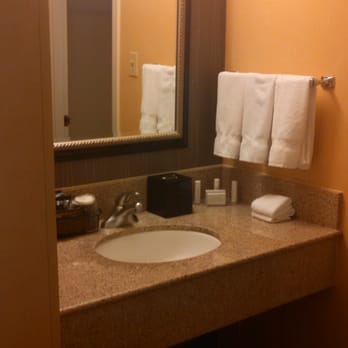 Courtyard Rockford - Even have the granite countertops in the bathroom with a coffee maker - Hotels Near Me - Rockford, Illinois Courtyard Rockford - Even have the granite countertops in the bathroom with a coffee maker - Hotels Near Me - Rockford, Illinois