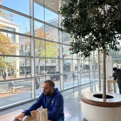 Apple Pioneer Place - Inside the store