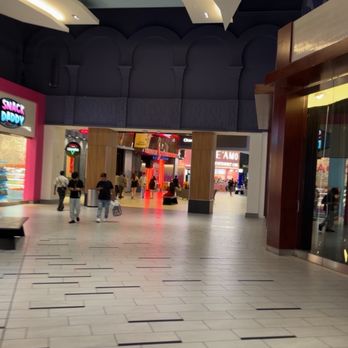 Miracle Mile Shops - Shopping Centers Near Me - Las Vegas, Nevada