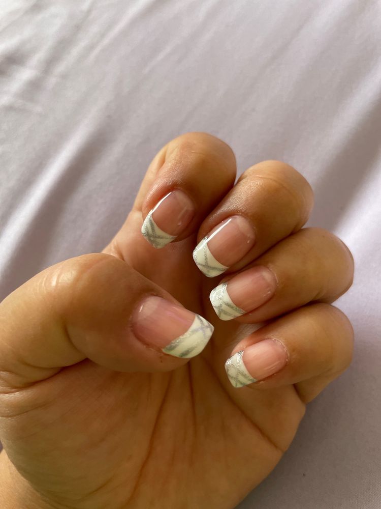 Serena Nails And Spa Logo