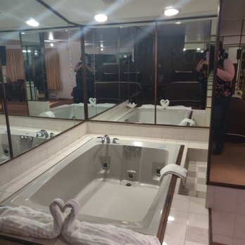 Alsi Resort - Jetted tub that fit my plus size body, my fiance and had room for one more person - Hotels Near Me - Waldport, Oregon Alsi Resort - Jetted tub that fit my plus size body, my fiance and had room for one more person - Hotels Near Me - Waldport, Oregon