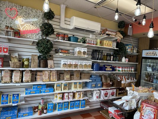 Eddie’s Little Shop & Deli by null