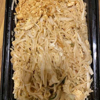 Bangkok Chef - Manoa - Pad Thai - Thai Near Me - Honolulu, Hawaii