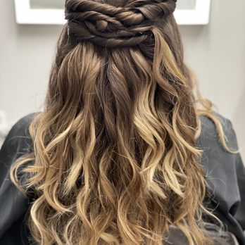 Orange County Beach Bride - Hair trial a few months before the wedding - Hair Stylists Near Me - Mission viejo, California Orange County Beach Bride - Hair trial a few months before the wedding - Hair Stylists Near Me - Mission viejo, California