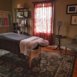 Jessica Postol, LMT - Quiet and professional in-home clinic