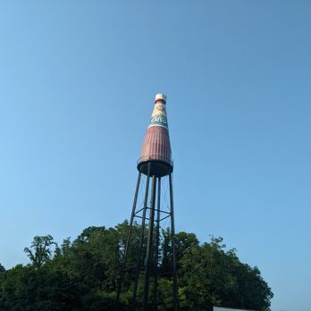 World’s Largest Catsup Bottle - World's Largest Catsup Bottle, Collinsville - Landmarks & Historical Buildings Near Me - Collinsville, Illinois World’s Largest Catsup Bottle - World's Largest Catsup Bottle, Collinsville - Landmarks & Historical Buildings Near Me - Collinsville, Illinois