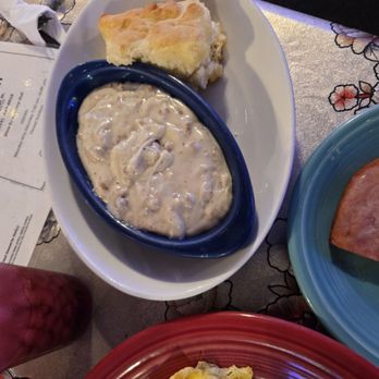 Lois Mann's Restaurant - Biscuits and gravy - Salad Near Me - Columbus, Ohio