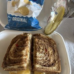 Reuben The Great, comes with chips and pickles