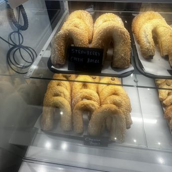 The Bagel House - Bakeries Near Me - Thornhill, Ontario