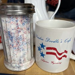 Yankee Doodle's Cafe - Theme colored sugar!