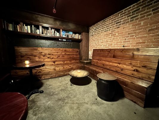 Bathtub Gin & Co. by null