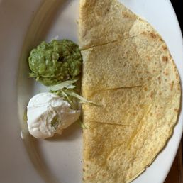Quesadilla grande (happy hour menu) Quesadilla grande (happy hour menu)