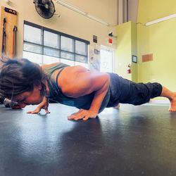 3H Fitness and Wellness Clinic - Working on 1arm push up