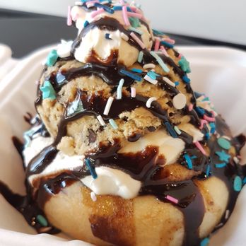 Cinnaholic - Birthday Party - Bakeries Near Me - Toronto, Ontario