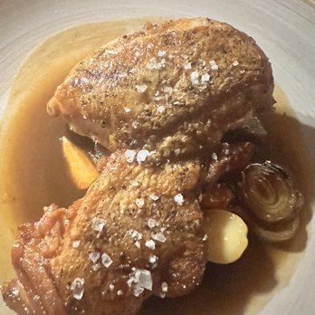 Il Nido - 4 Story Chicken. - Desserts Near Me - Marlboro, New Jersey