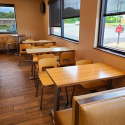 Wendy's - Dining Area