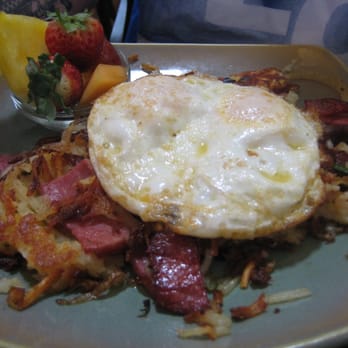 Linn's Restaurant - corned beef hash - American Near Me - Cambria, California