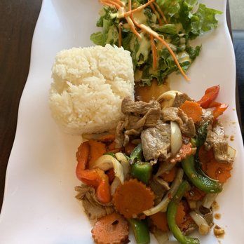 Bangkok Corner - Mixed vegetable with chicken stir fry $8 lunch special - Thai Near Me - Costa Mesa, California Bangkok Corner - Mixed vegetable with chicken stir fry $8 lunch special - Thai Near Me - Costa Mesa, California
